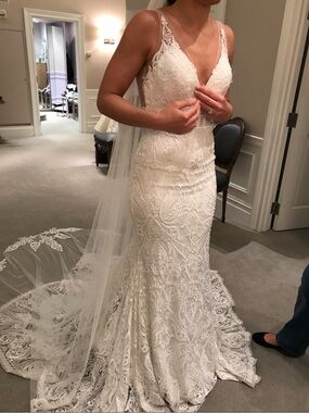 Pnina Tornai Ivory Lace Mermaid Wedding Dress